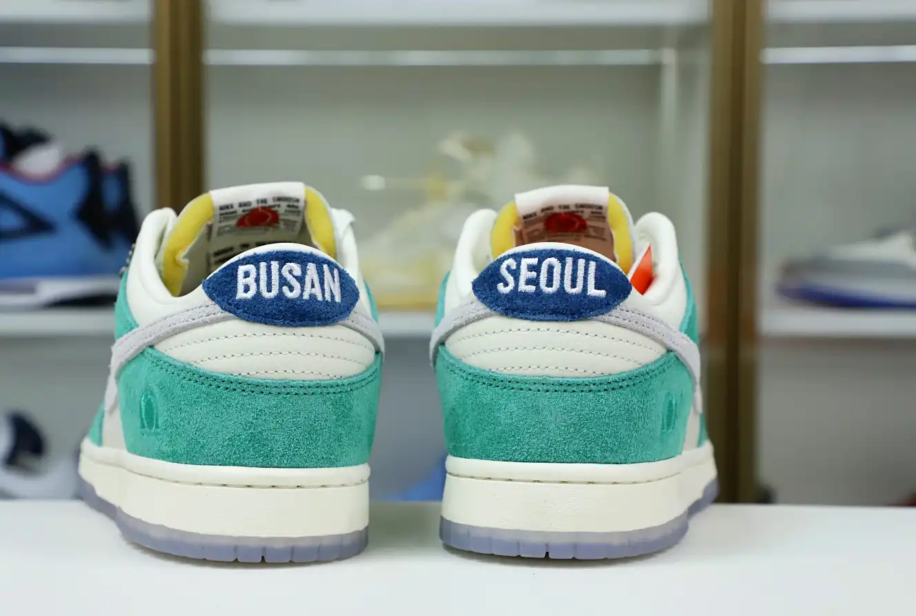 hype KASINA X DUNK LOW 'ROAD SIGN'