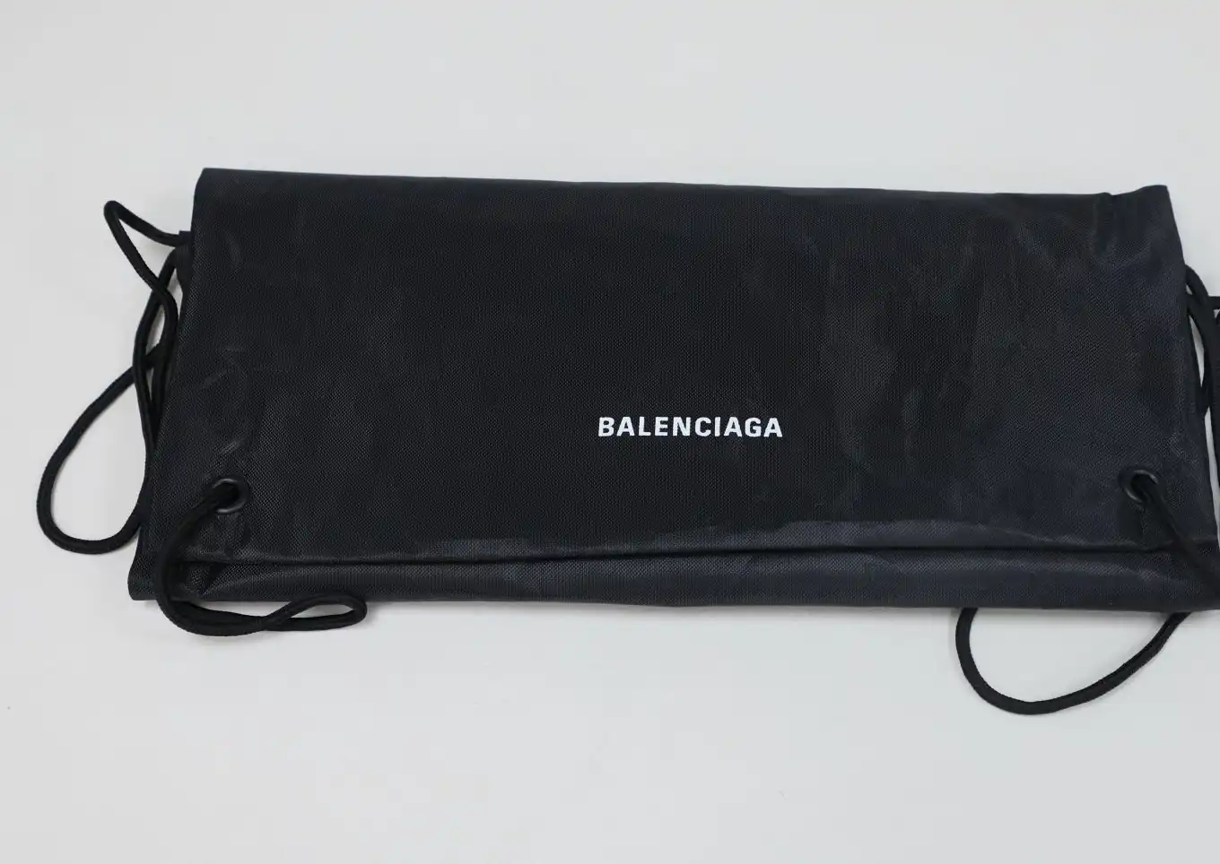 hype Balenciaga is available in all sizes. You cannot place an order on the website. You can contact customer service to purchase.BLGA 3XL