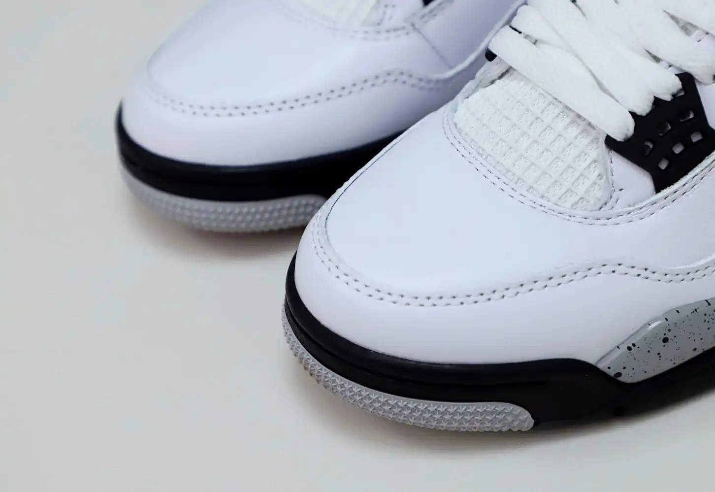 Air Jordan 4 Retro White Cement