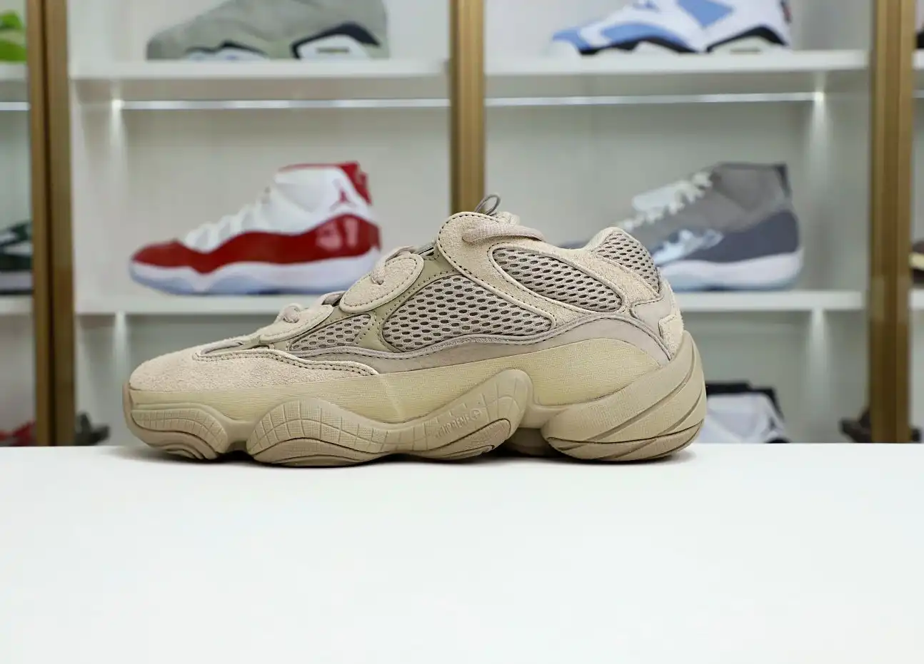 hype yeezy500 GX3605