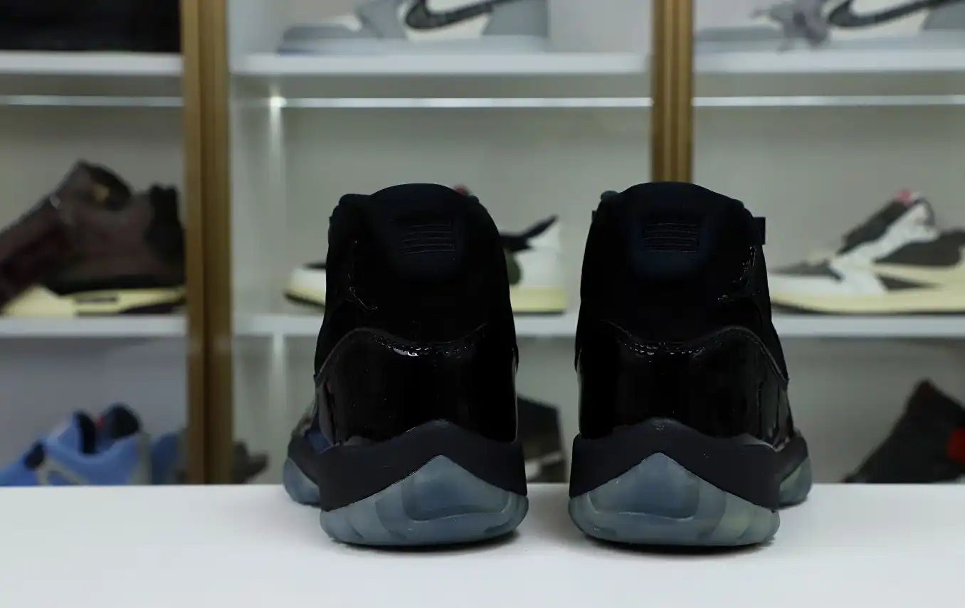 AIR JORDAN 11 RETRO 'CAP AND GOWN'