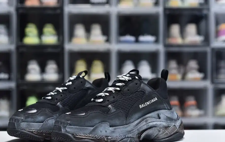 hype Balenciaga is available in all sizes. You cannot place an order on the website. You can contact customer service to purchase.BLGA Triple S