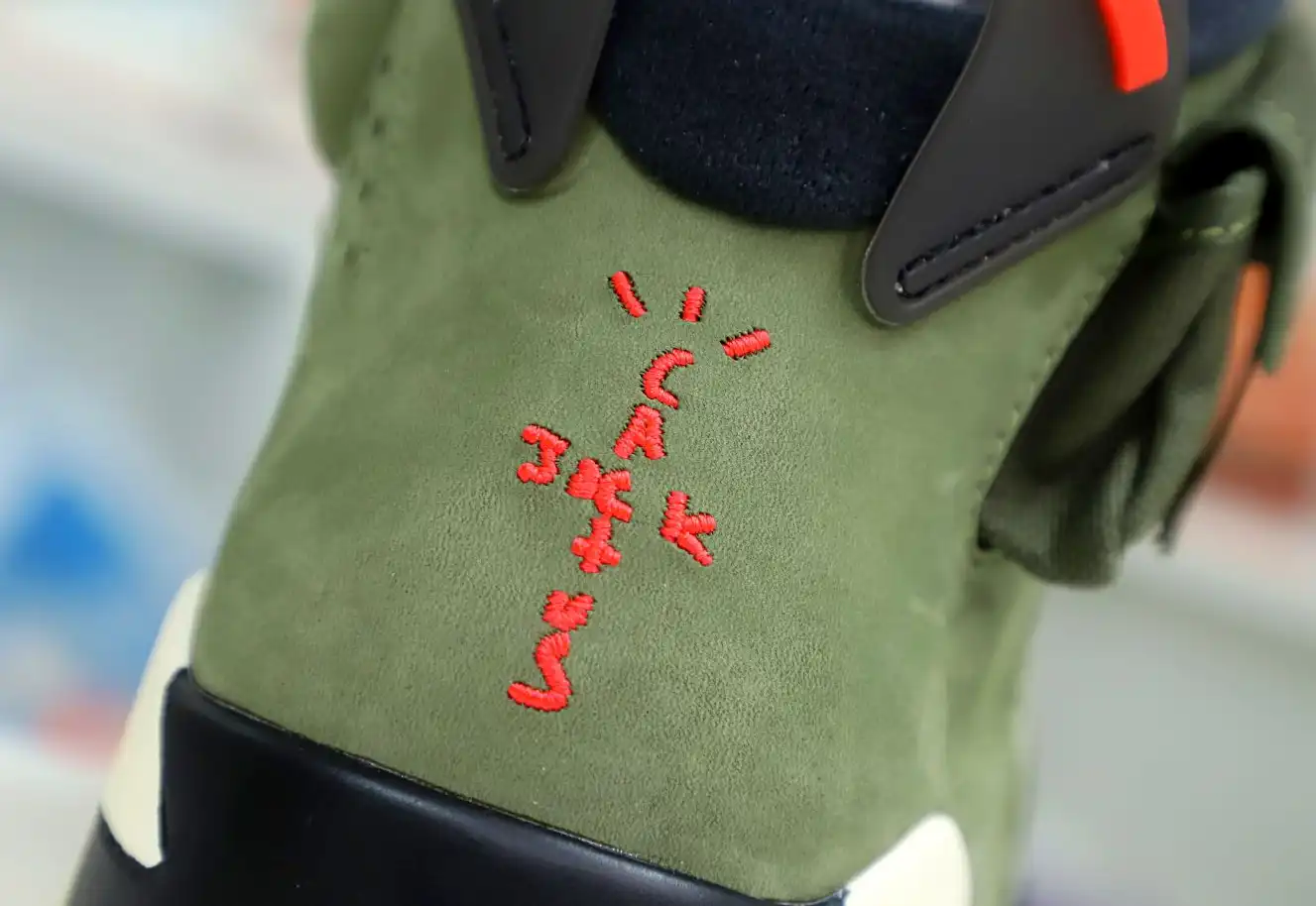 TRAVIS SCOTT X AIR JORDAN 6 RETRO 'OLIVE'