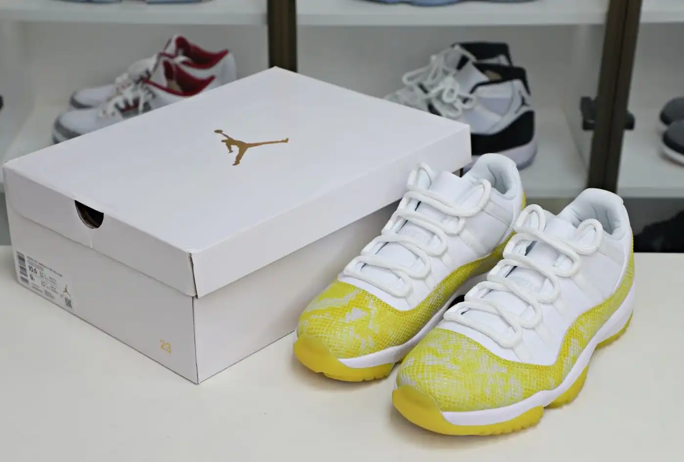 Air Jordan 11 Retro Low