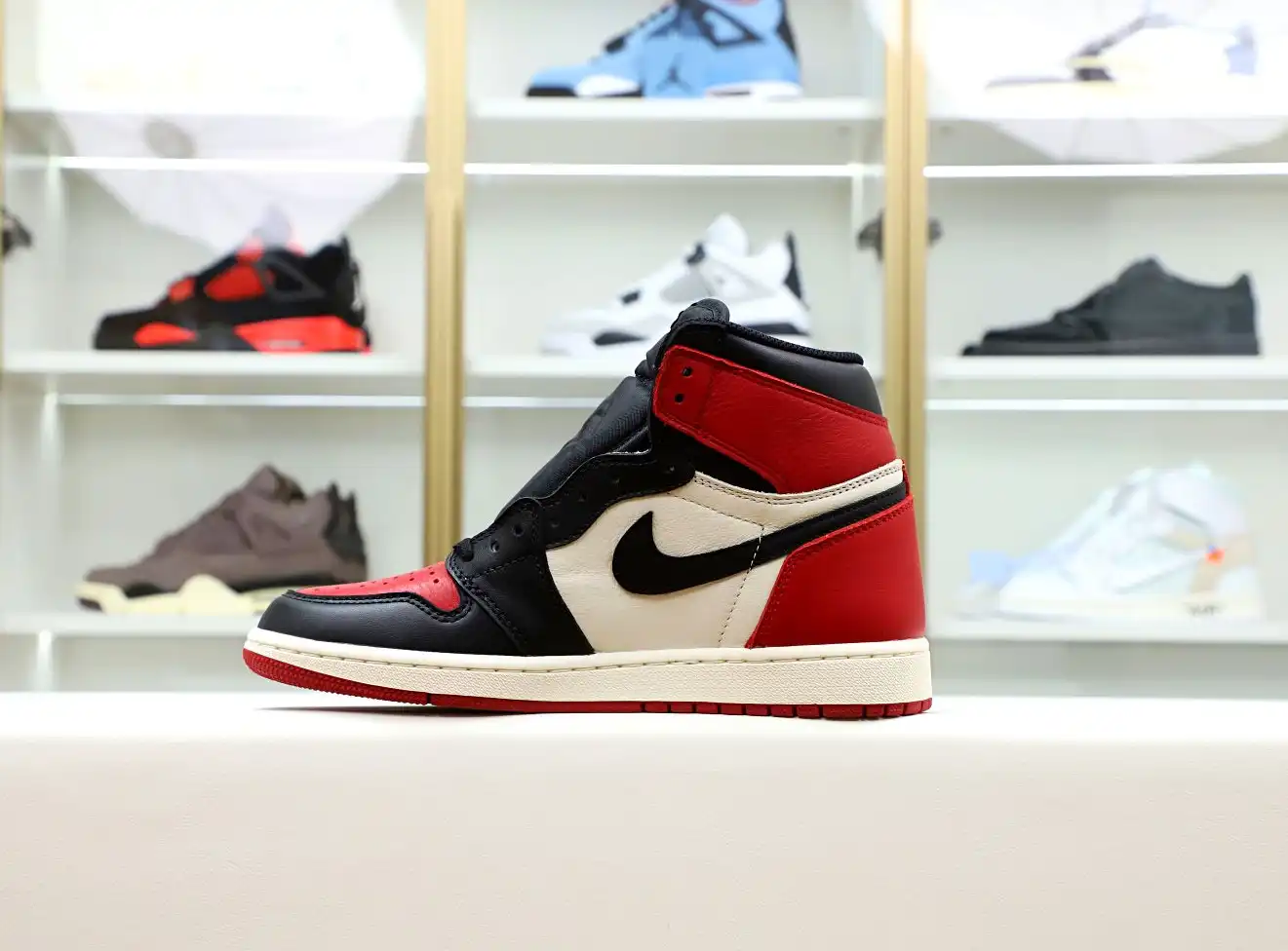 AIR JORDAN 1 RETRO HIGH OG 'BRED TOE'