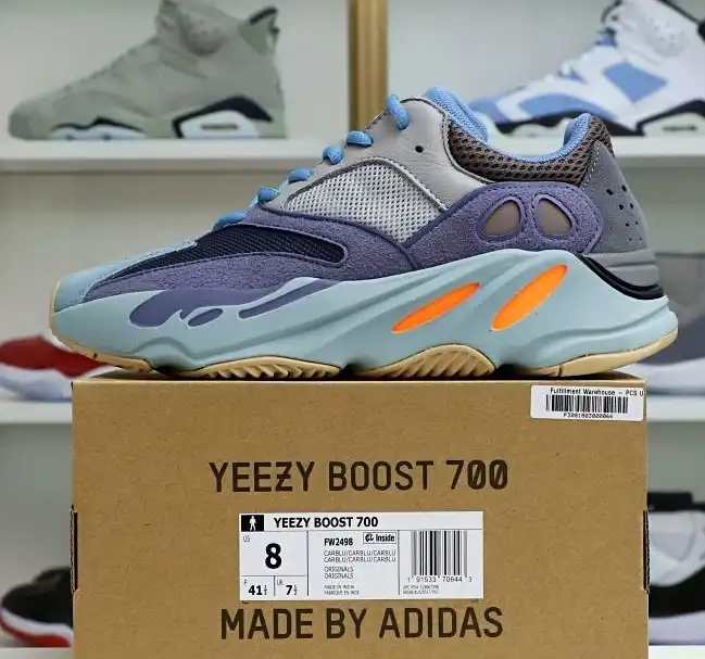 hype YEEZY BOOST 700 'CARBON BLUE'