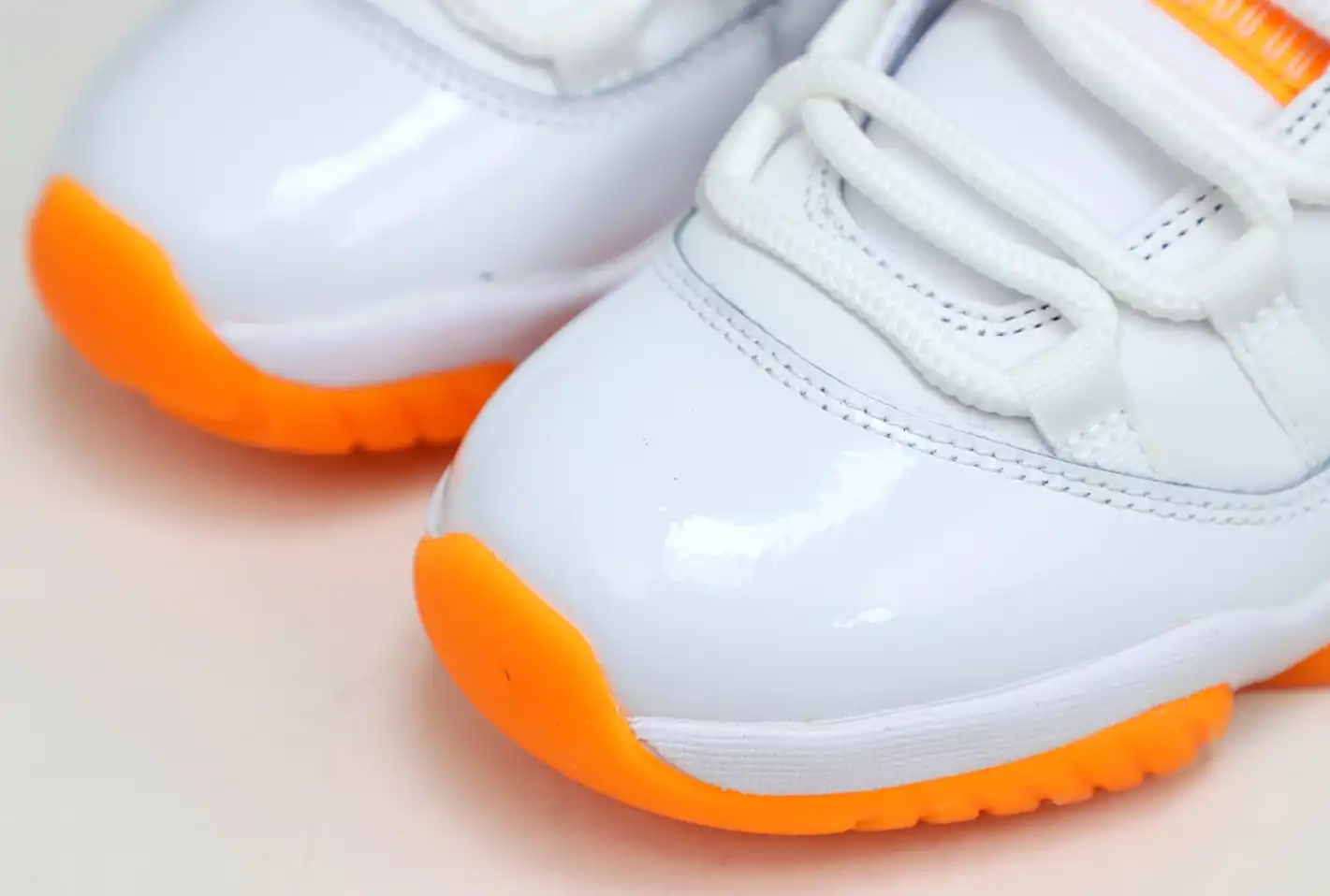 WMNS AIR JORDAN 11 RETRO LOW 'BRIGHT CITRUS'