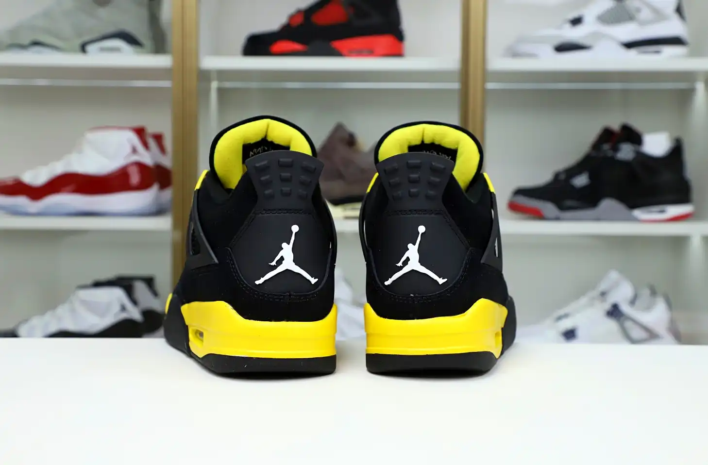 Jordan Air Jordan4 thunder  2023