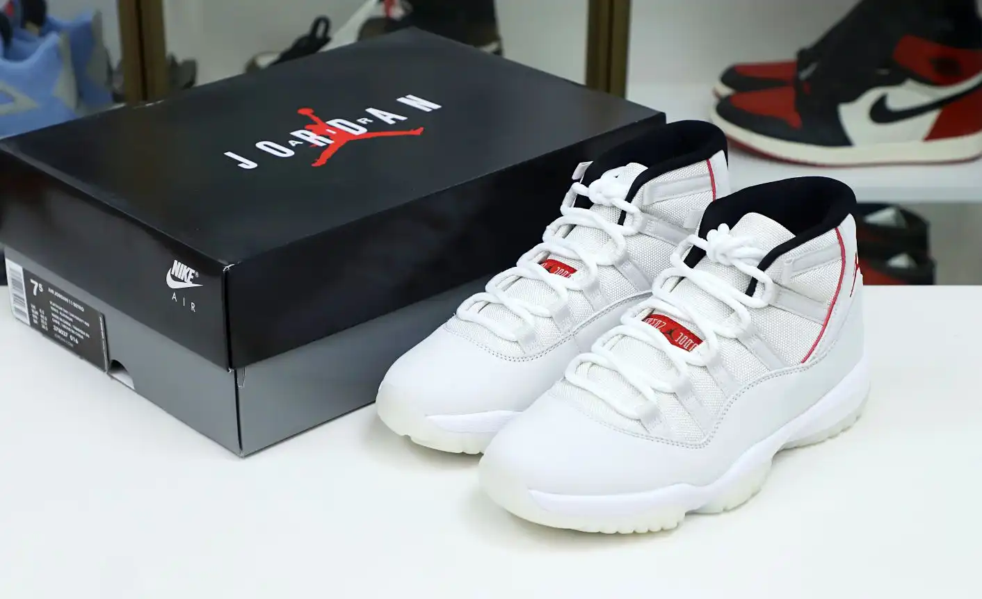 AIR JORDAN 11 XI RETRO PLATINUM TINT