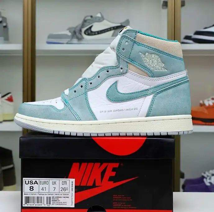 AIR JORDAN 1 RETRO HIGH OG 'TURBO GREEN'