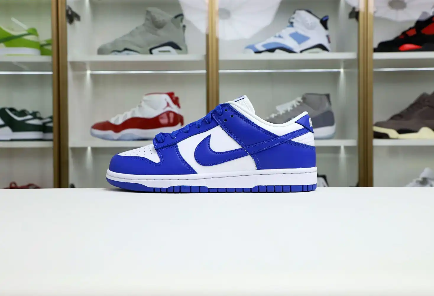 hype Nike Dunk Low  Kentucky