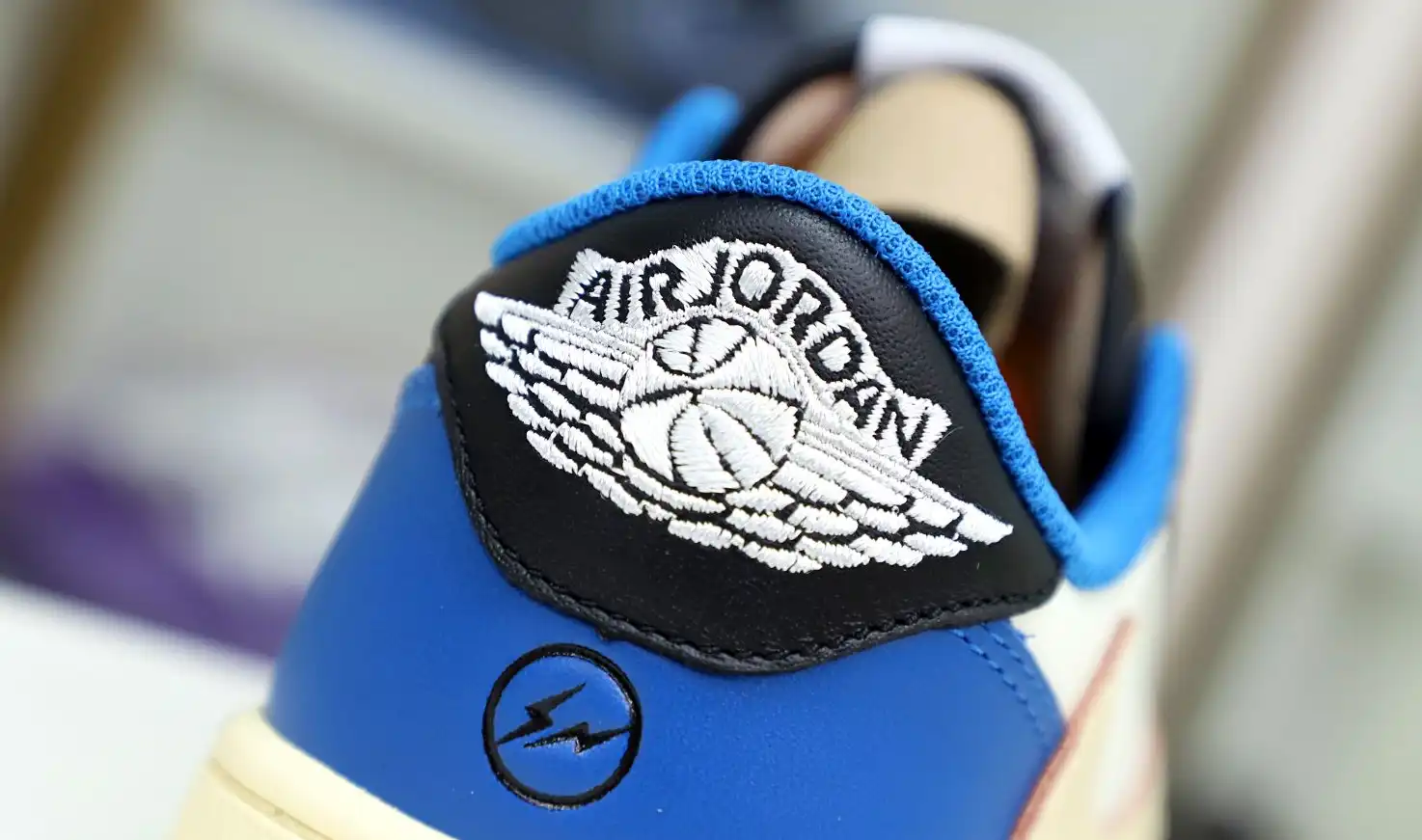 FRAGMENT DESIGN X TRAVIS SCOTT X AIR JORDAN 1 LOW