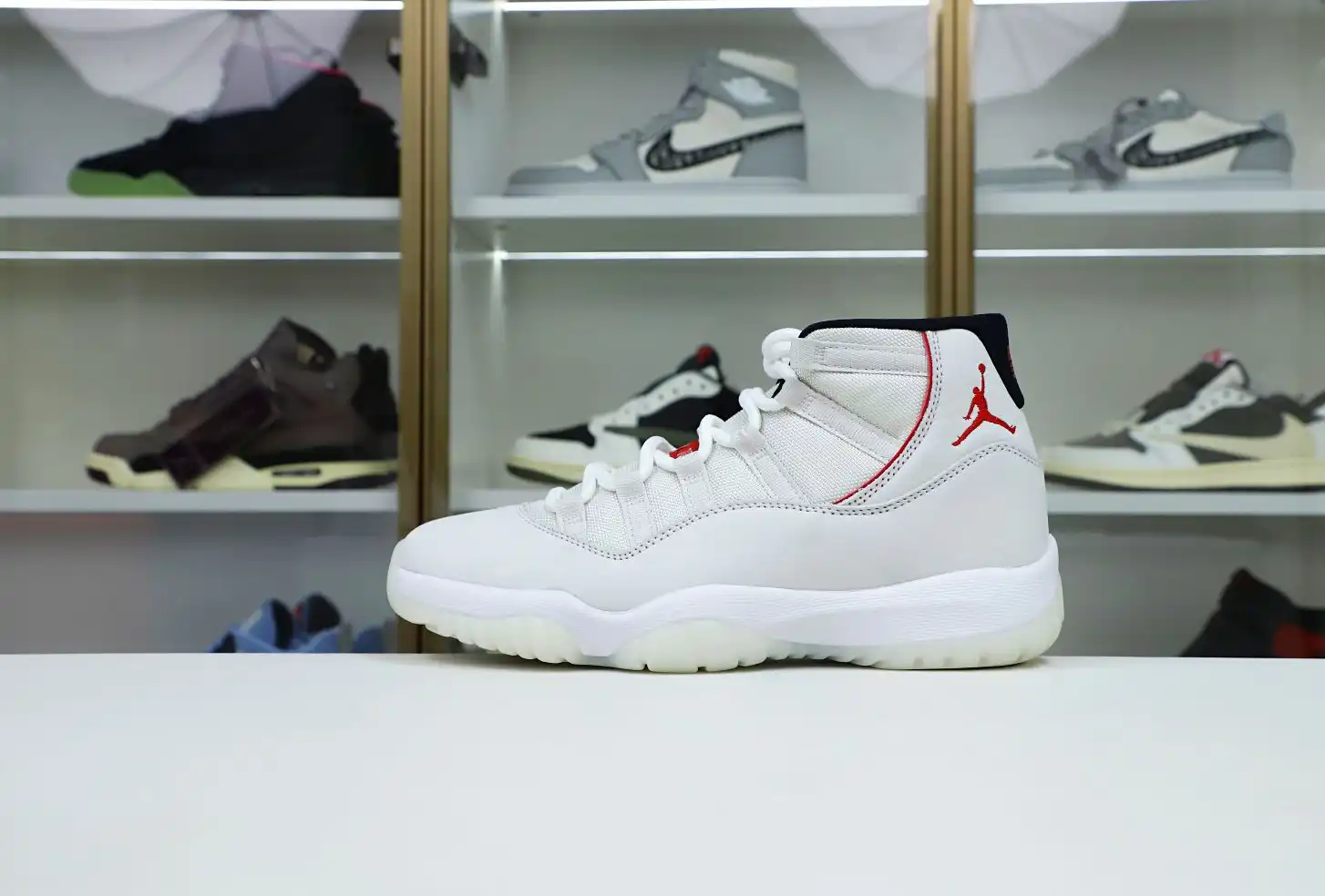 AIR JORDAN 11 XI RETRO PLATINUM TINT