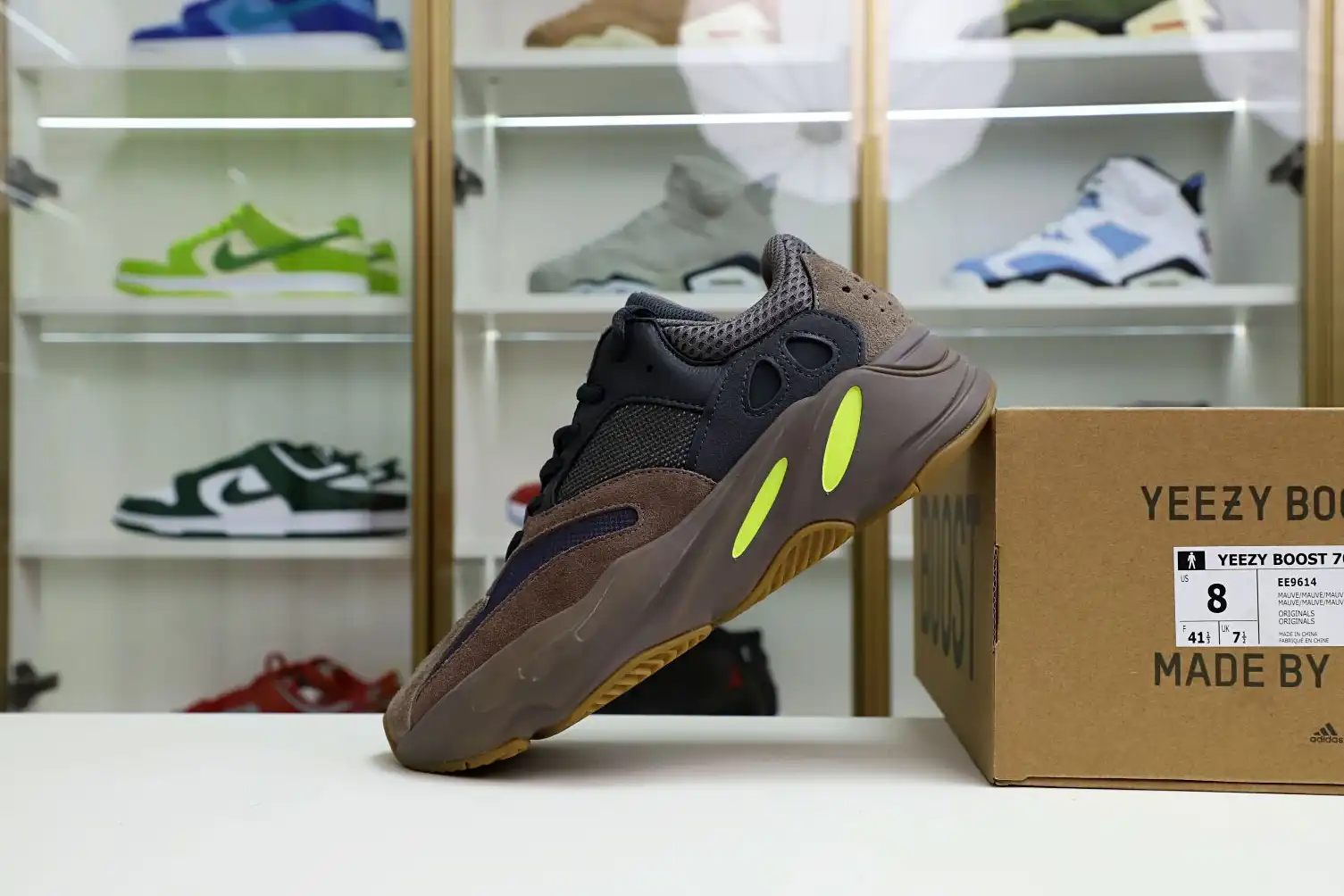 hype YEEZY BOOST 700 'MAUVE'