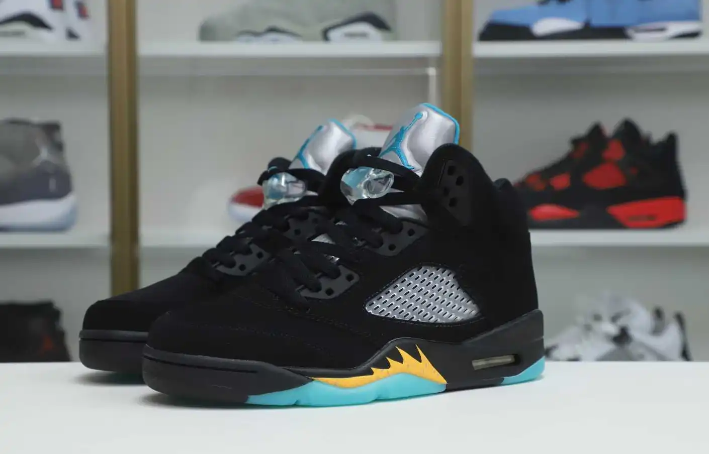 AIR JORDAN 5 