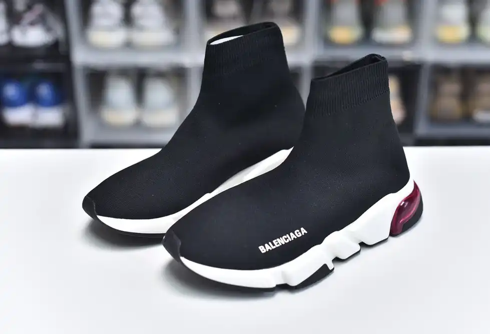 hype Balenciaga is available in all sizes. You cannot place an order on the website. You can contact customer service to purchase.BLGA Speed