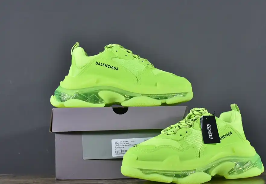 hype Balenciaga is available in all sizes. You cannot place an order on the website. You can contact customer service to purchase.BLGA Triple S