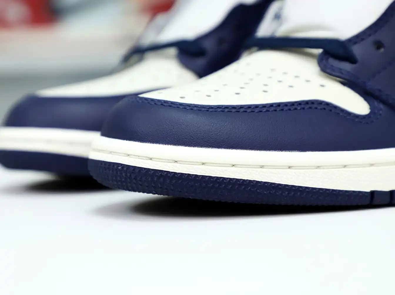 AIR JORDAN 1 RETRO HIGH OG 'OBSIDIAN'