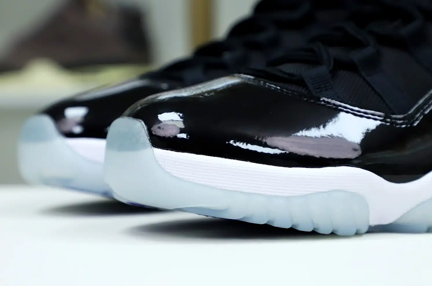 NIKE AIR JORDAN 11