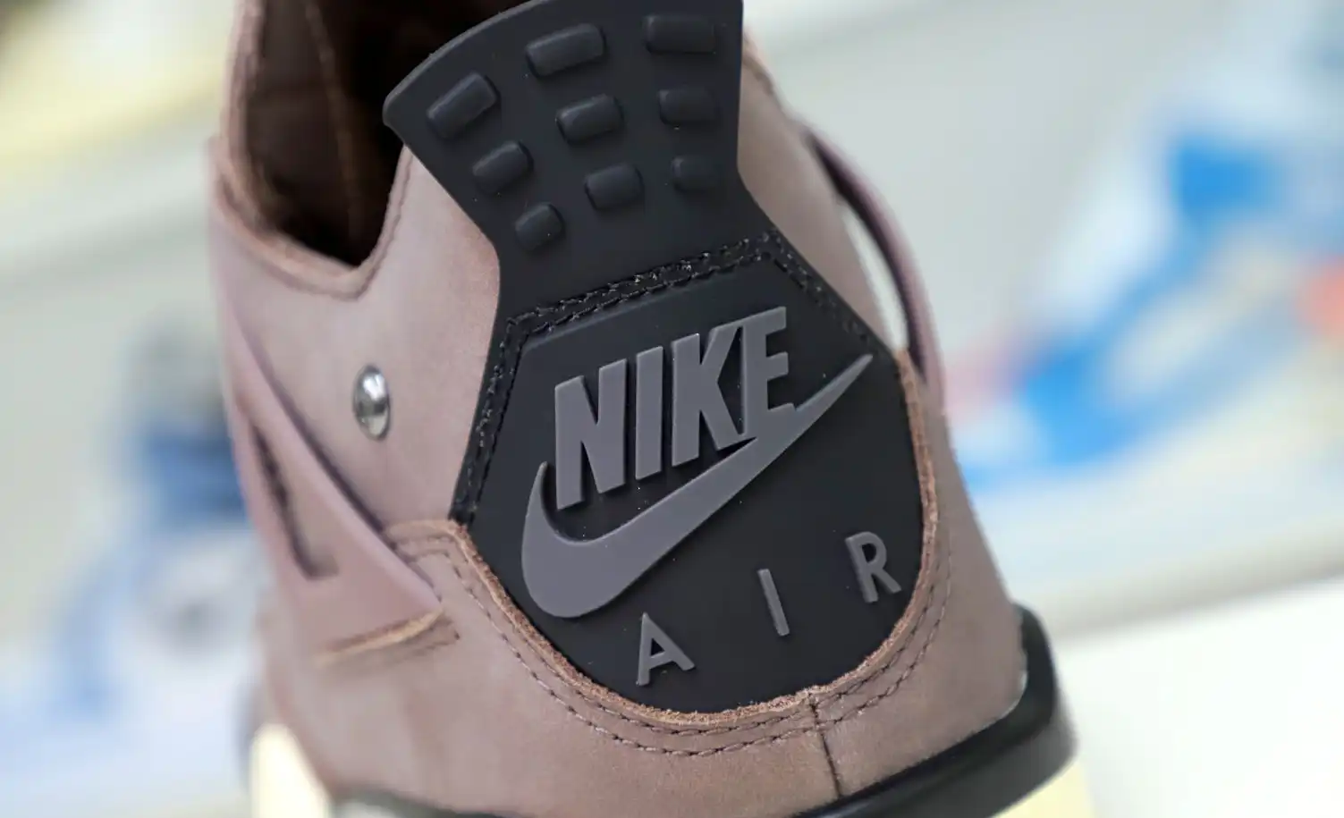 AIR JORDAN 4 AM