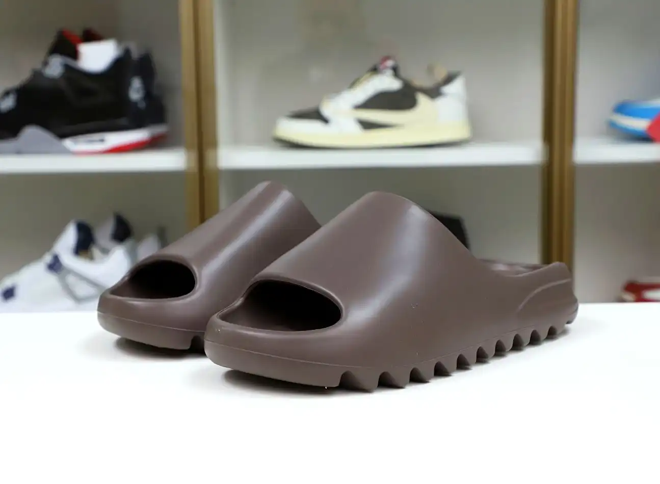 hype YEEZY SLIDES G55495