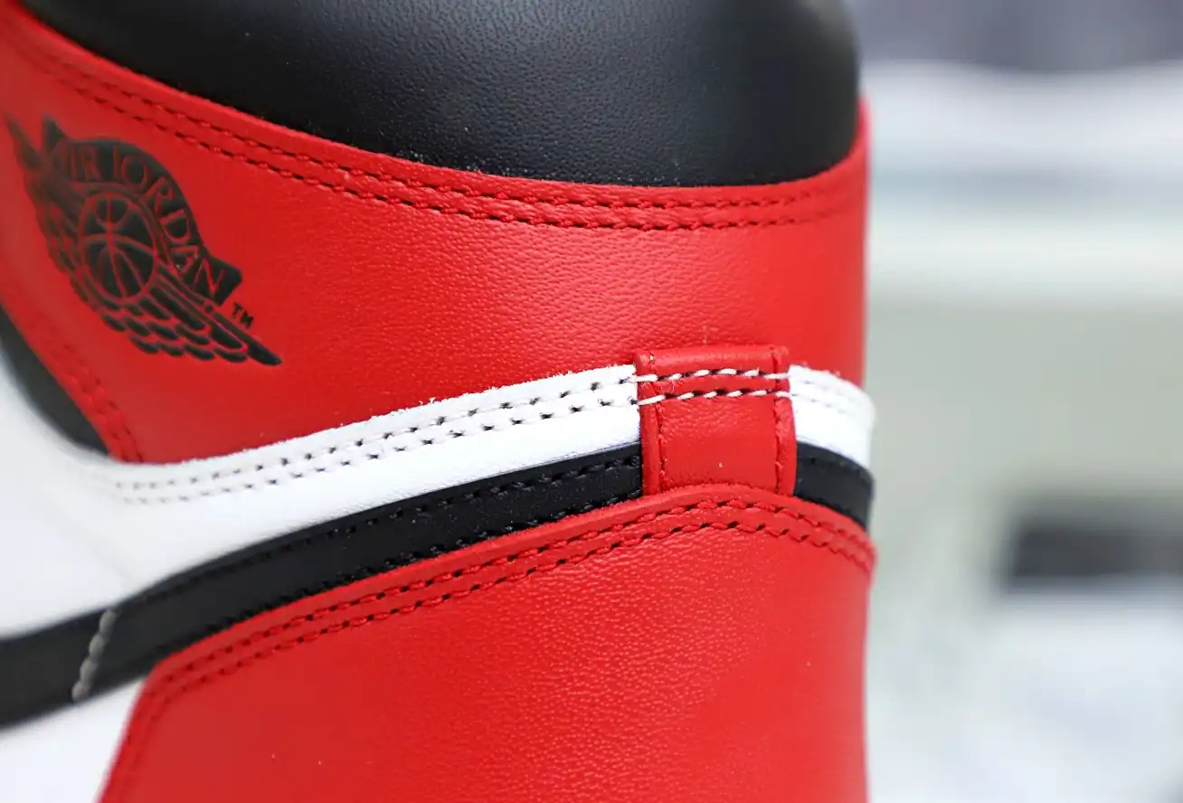 Air Jordan 1 Retro Black Toe (2016)