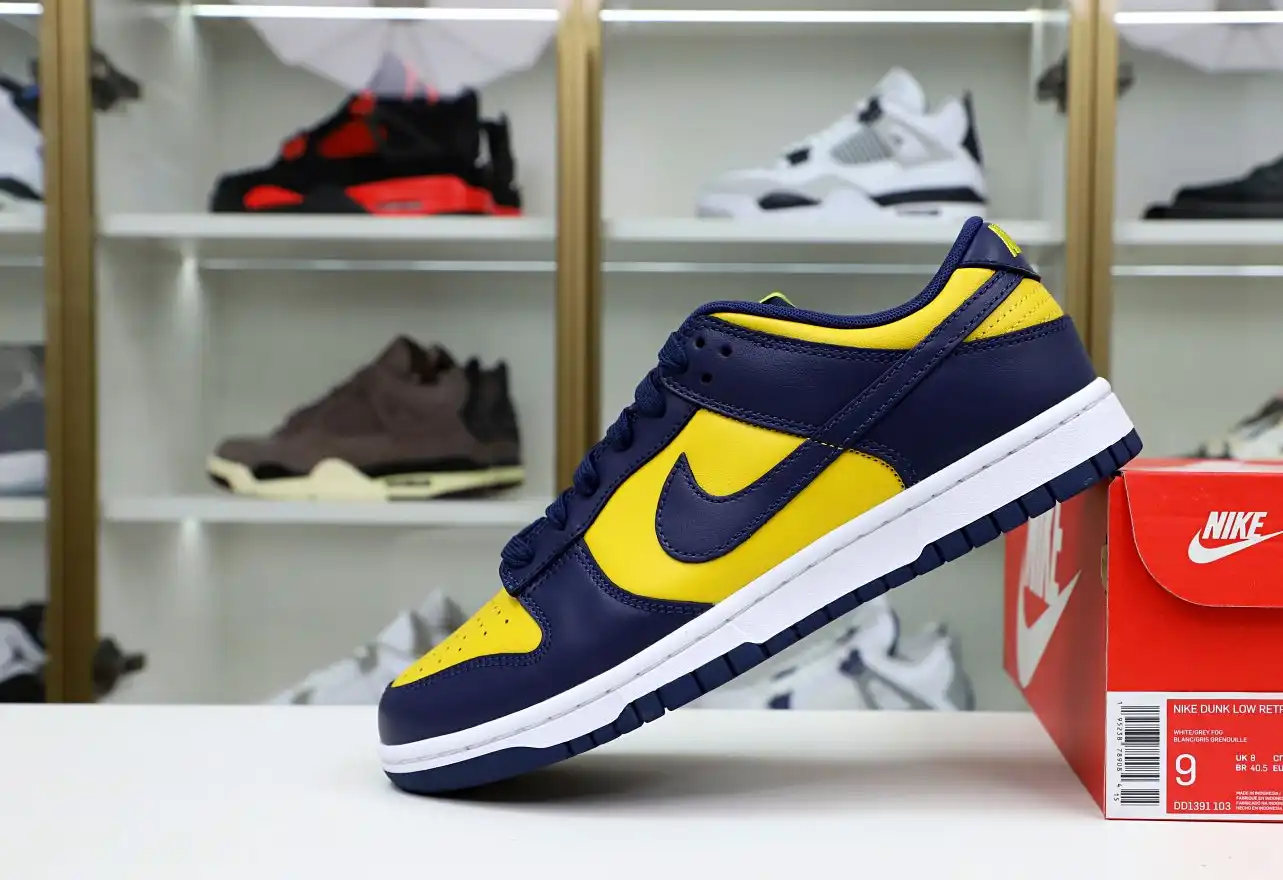 hype DUNK LOW 'MICHIGAN' 2021