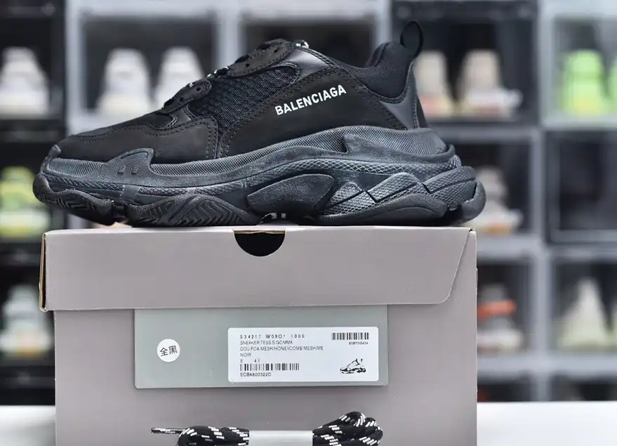 hype Balenciaga is available in all sizes. You cannot place an order on the website. You can contact customer service to purchase.BLGA Triple S