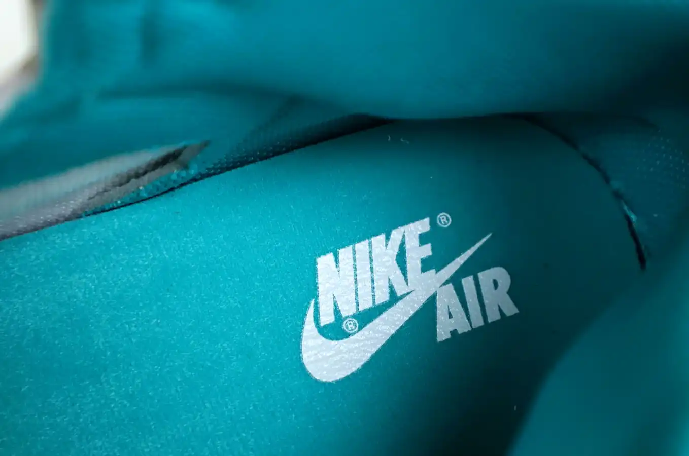 AIR JORDAN 1 RETRO HIGH OG 'TURBO GREEN'