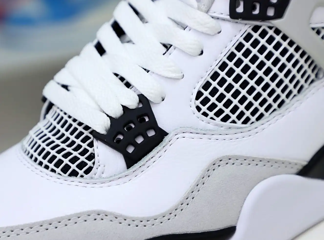 AIR JORDAN 4 MILITARY BLACK