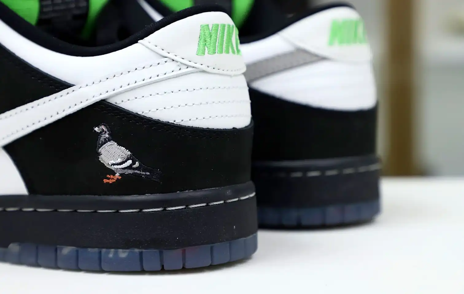 hype NIKE SB DUNK LOW STAPLE PANDA PIGEON (REGULAR BOX)