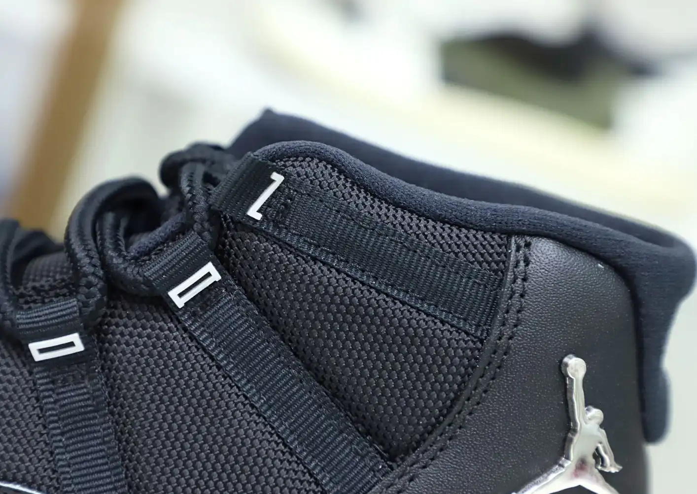 AIR JORDAN 11 RETRO 'JUBILEE   25TH