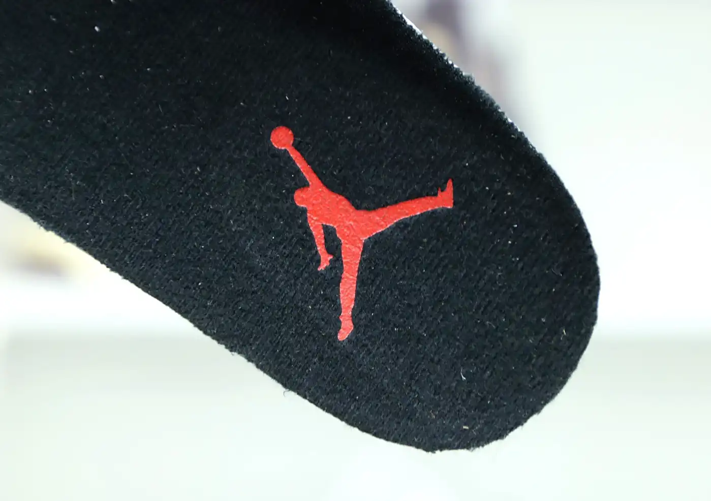 AIR JORDAN 11 LOW WHITE BRED