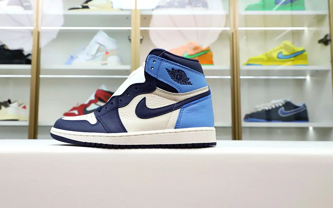AIR JORDAN 1 RETRO HIGH OG 'OBSIDIAN'