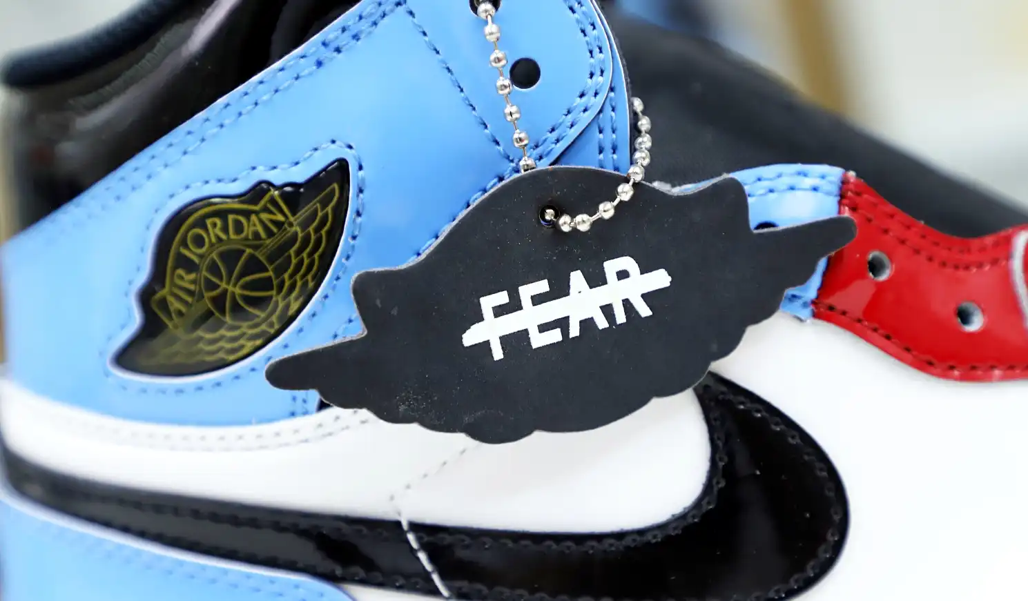 AIR JORDAN 1 RETRO HIGH OG 'FEARLESS'