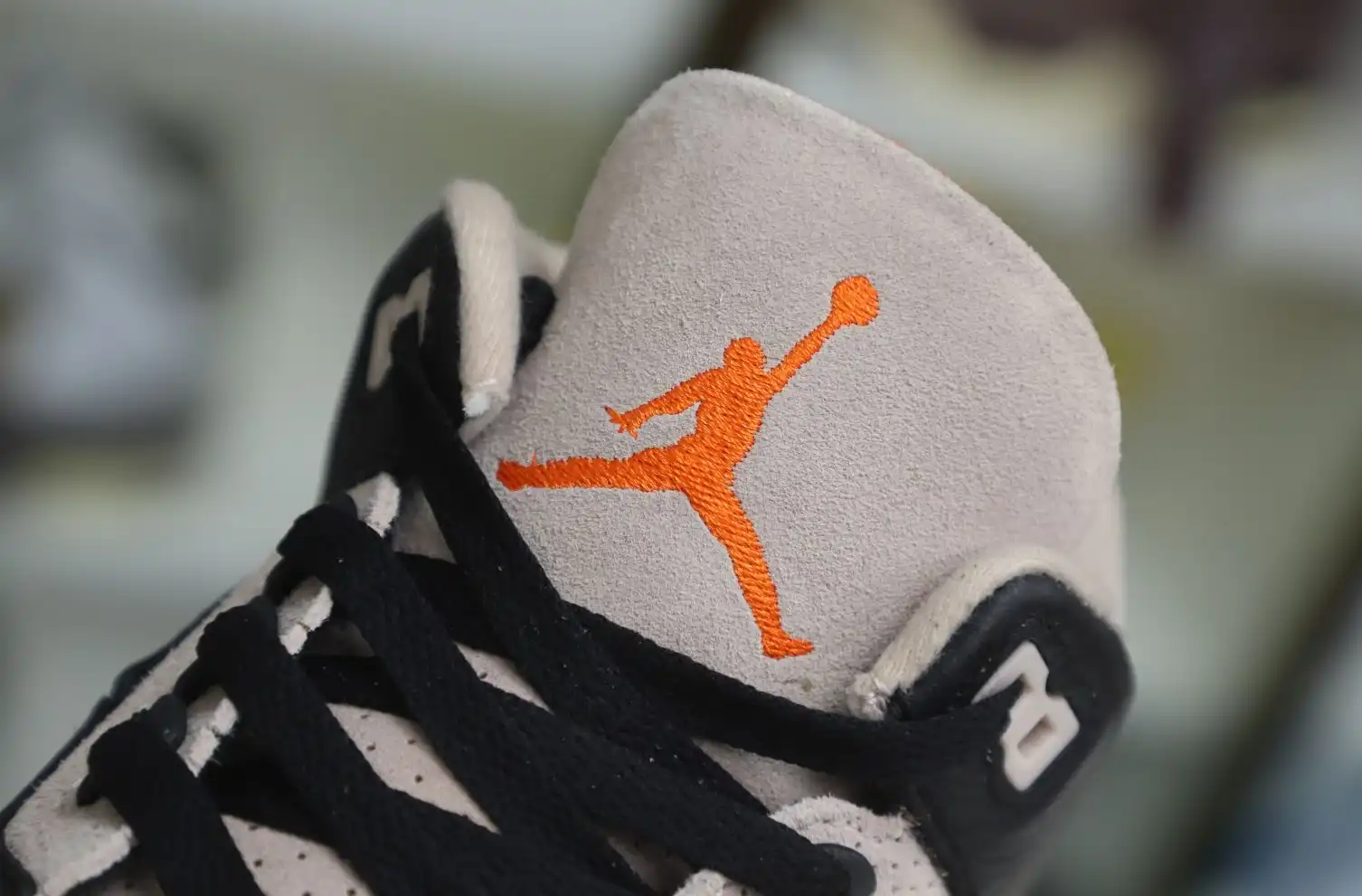 AIR JORDAN 3 DESERT CEMENT CT8532