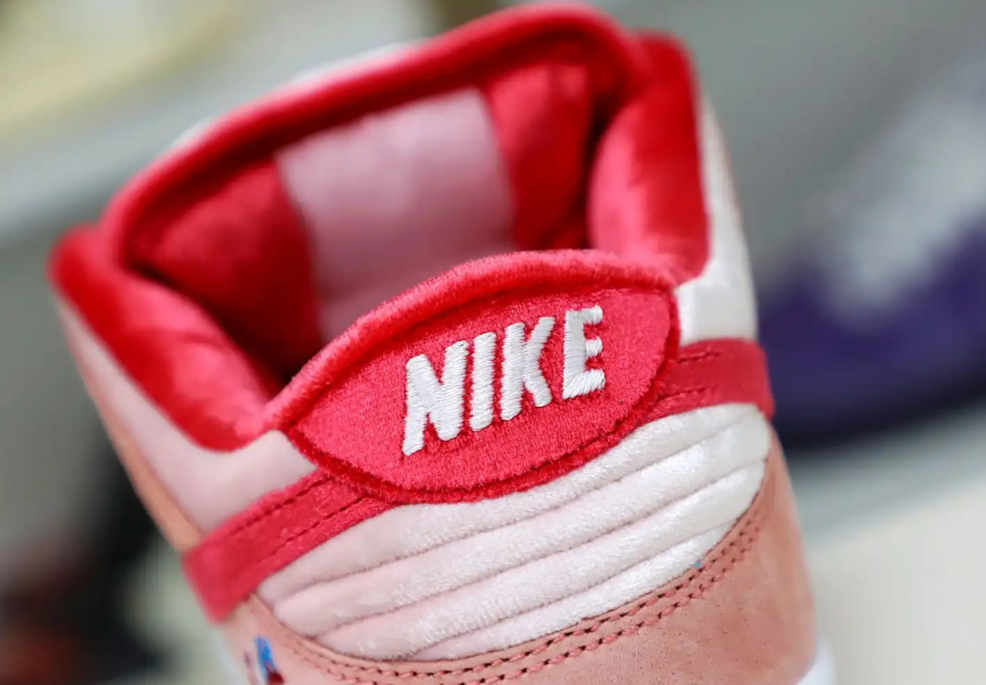 hype STRANGELOVE X DUNK LOW SB 'VALENTINE'S DAY'