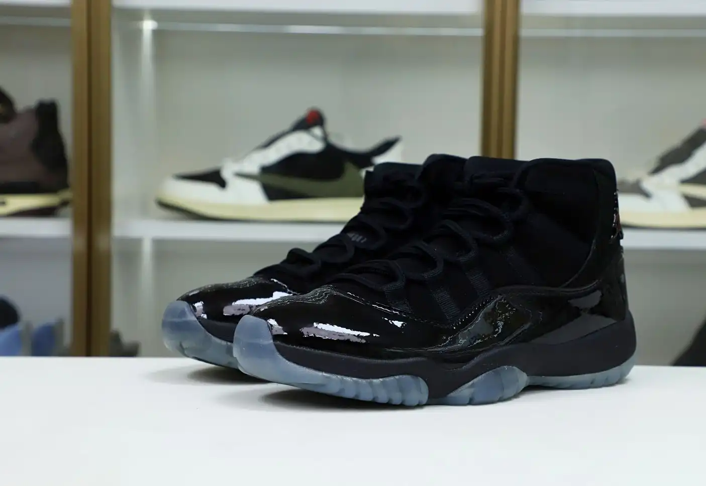 AIR JORDAN 11 RETRO 'CAP AND GOWN'