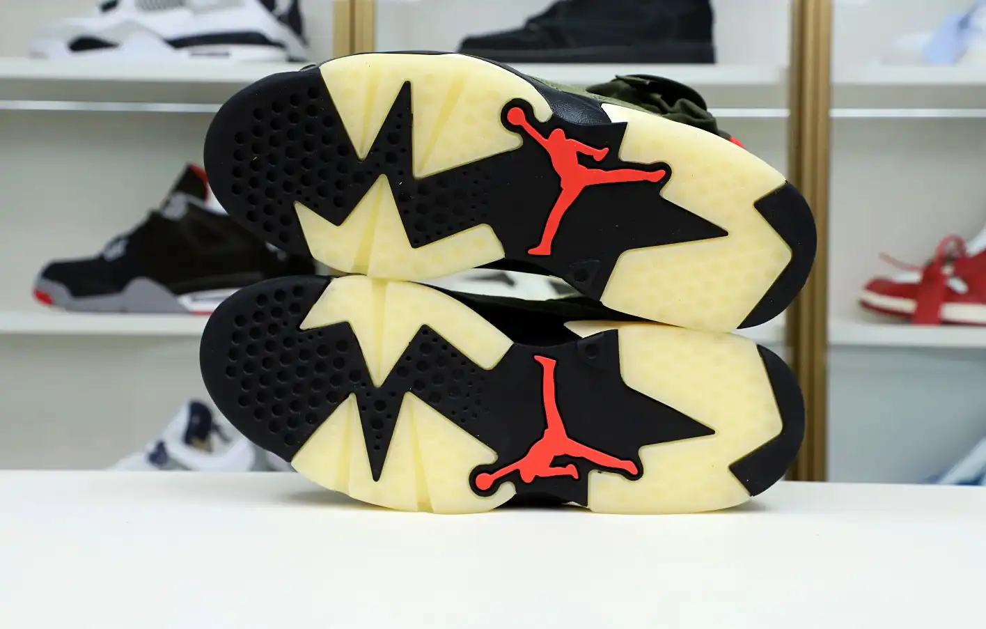 TRAVIS SCOTT X AIR JORDAN 6 RETRO 'OLIVE'