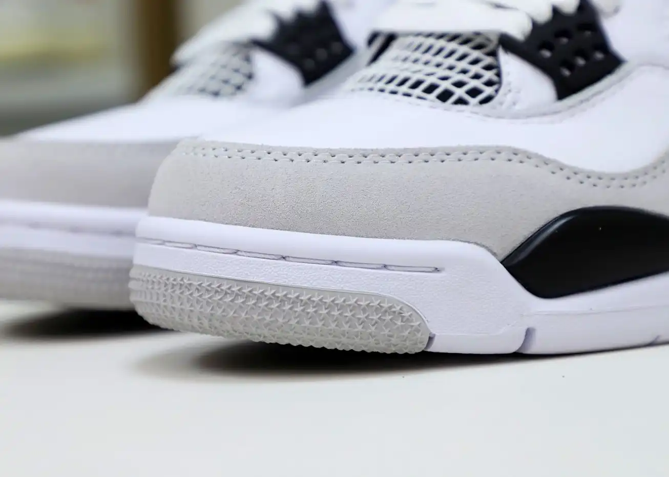 AIR JORDAN 4 MILITARY BLACK