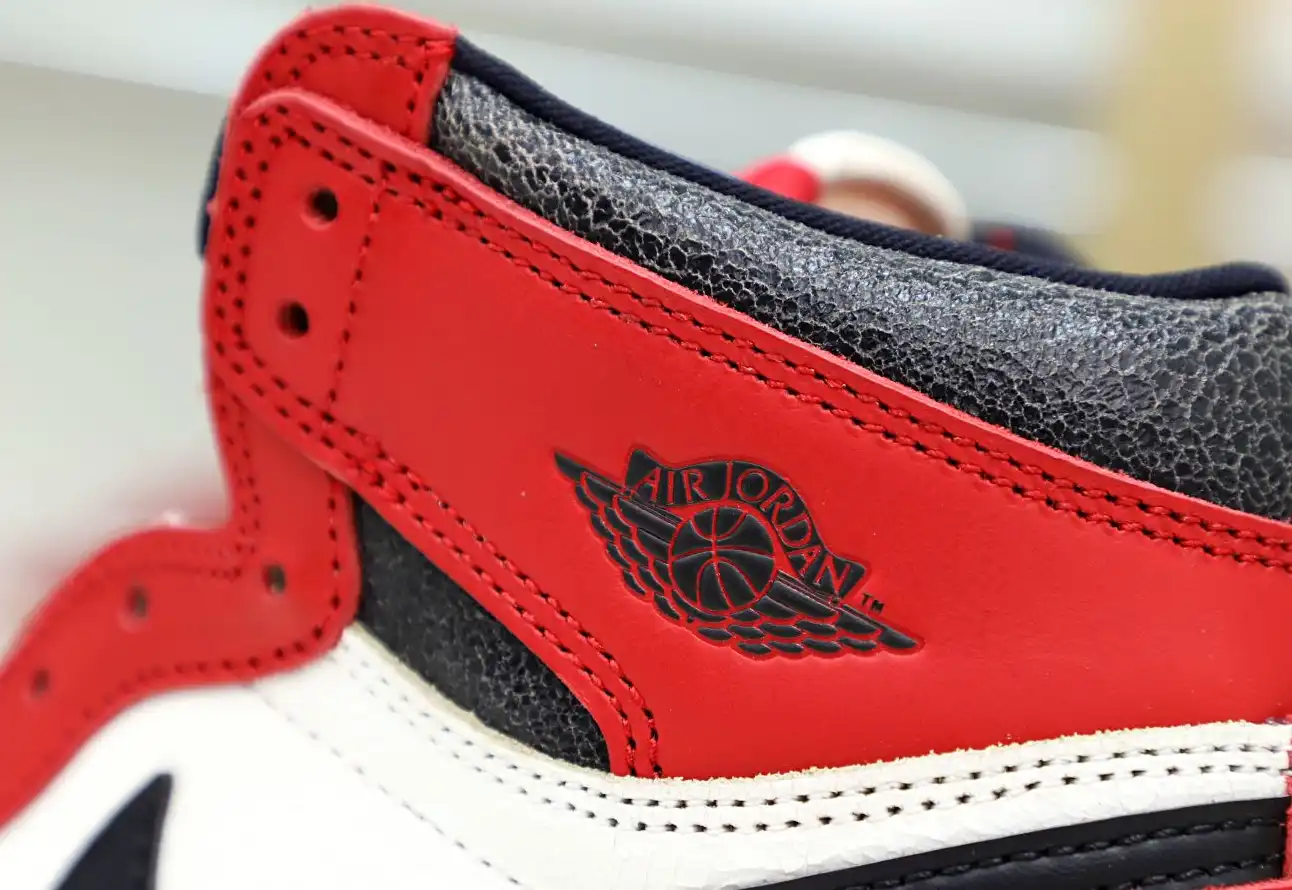 AIR JORDAN 1 REIMAGINED LOST AND FOUND “CHICAGO” 2022