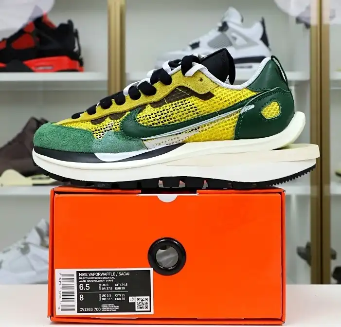 hype SACAI X VAPORWAFFLE 'TOUR YELLOW'