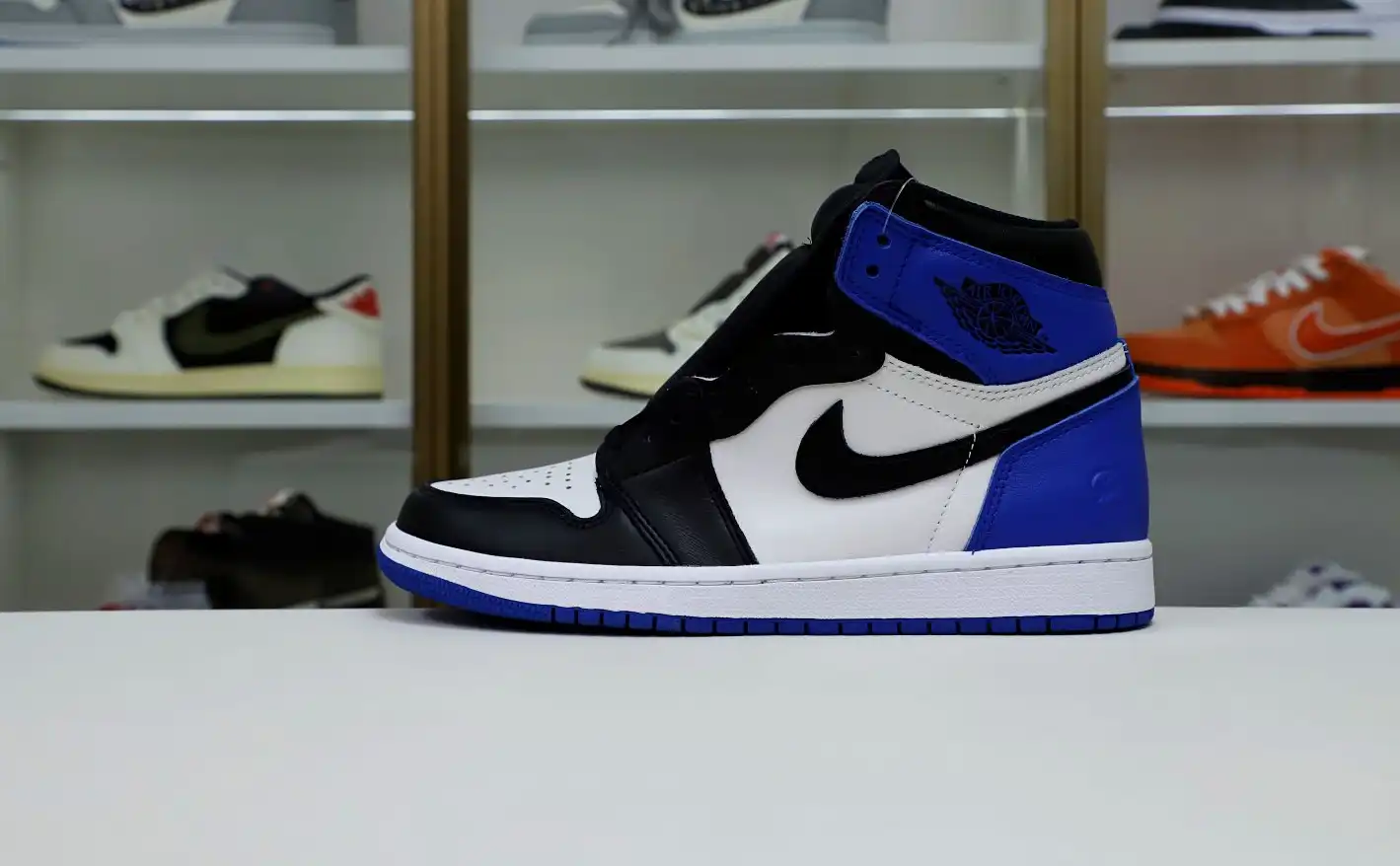 FRAGMENT DESIGN X AIR JORDAN 1 RETRO HIGH