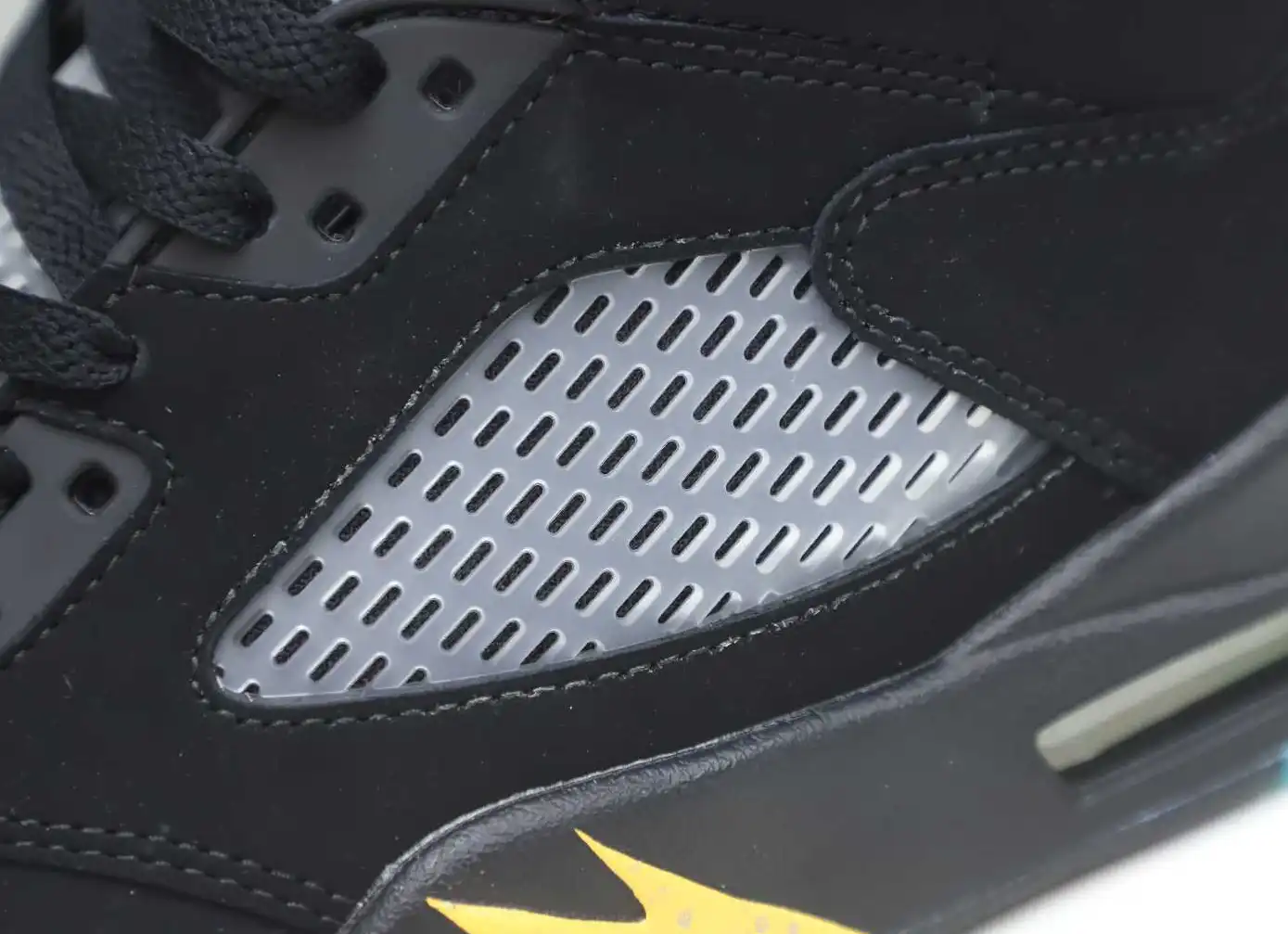 AIR JORDAN 5 