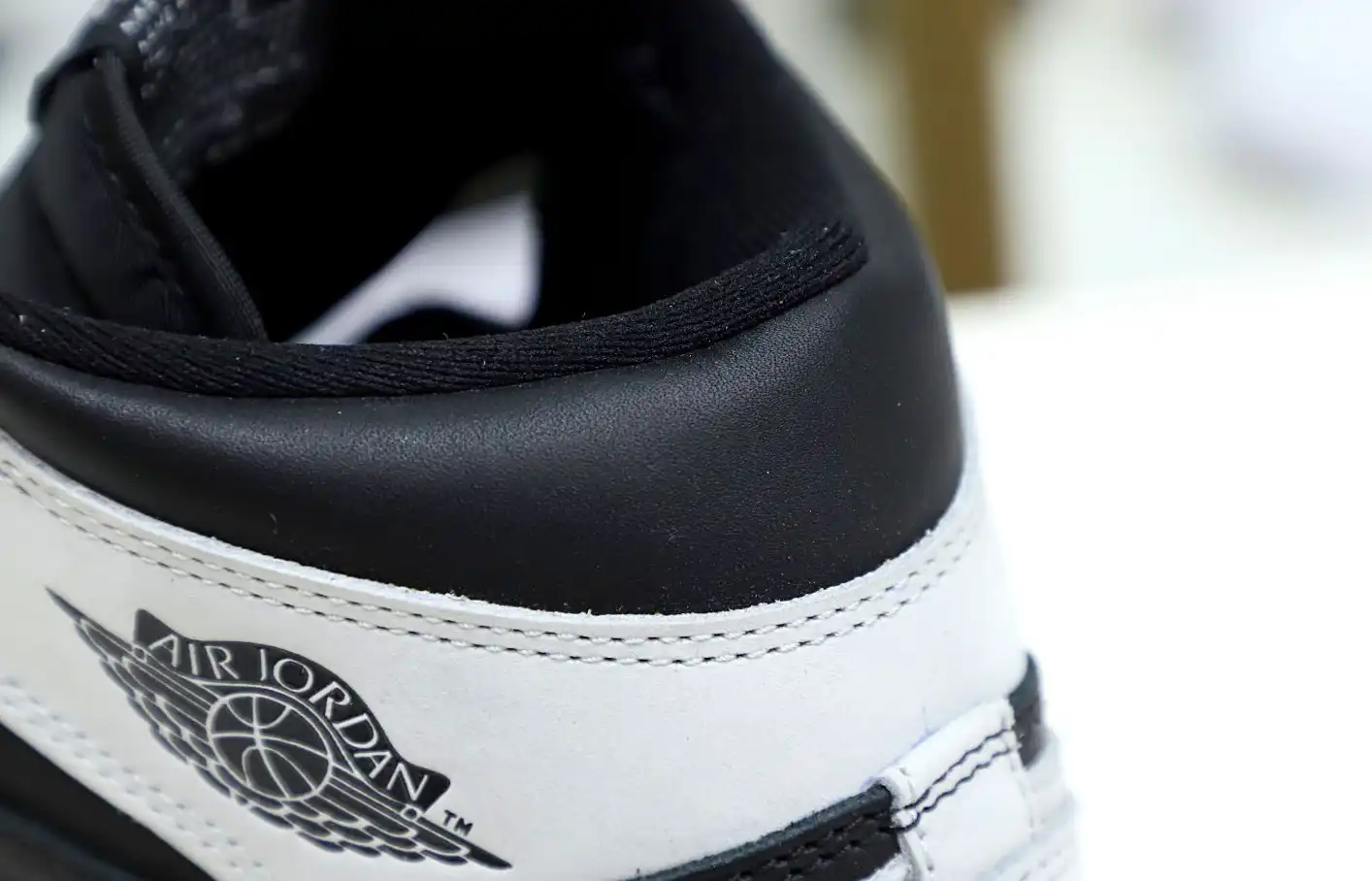 Air Jordan 1 Retro High OG  Shadow 2.0