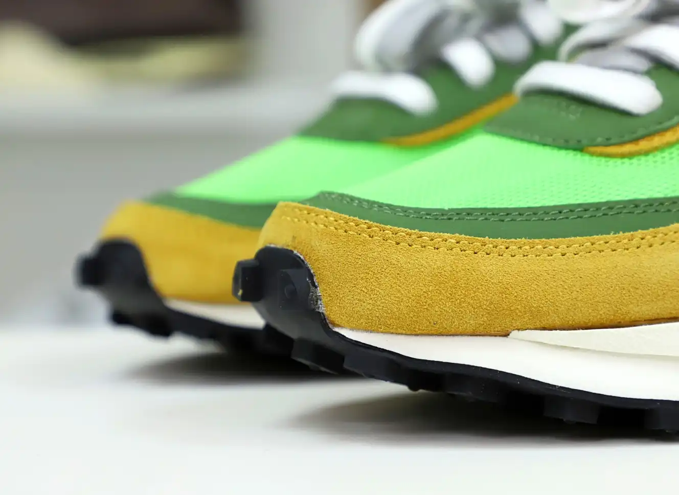 hype SACAI X LDWAFFLE 'GREEN GUSTO'