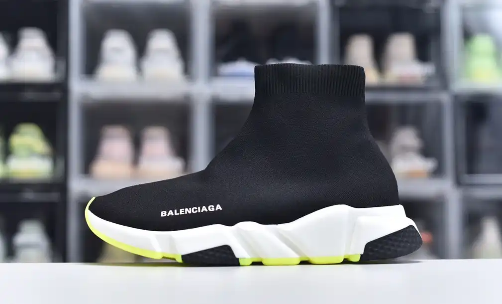 hype Balenciaga is available in all sizes. You cannot place an order on the website. You can contact customer service to purchase.BLGA Speed