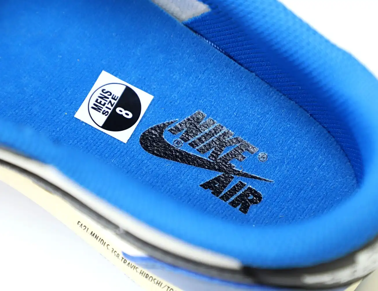 FRAGMENT DESIGN X TRAVIS SCOTT X AIR JORDAN 1 LOW