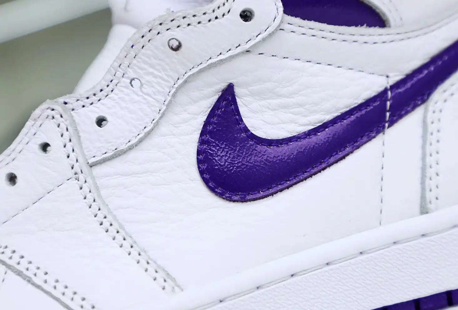 Air Jordan 1 High OG Court Purple