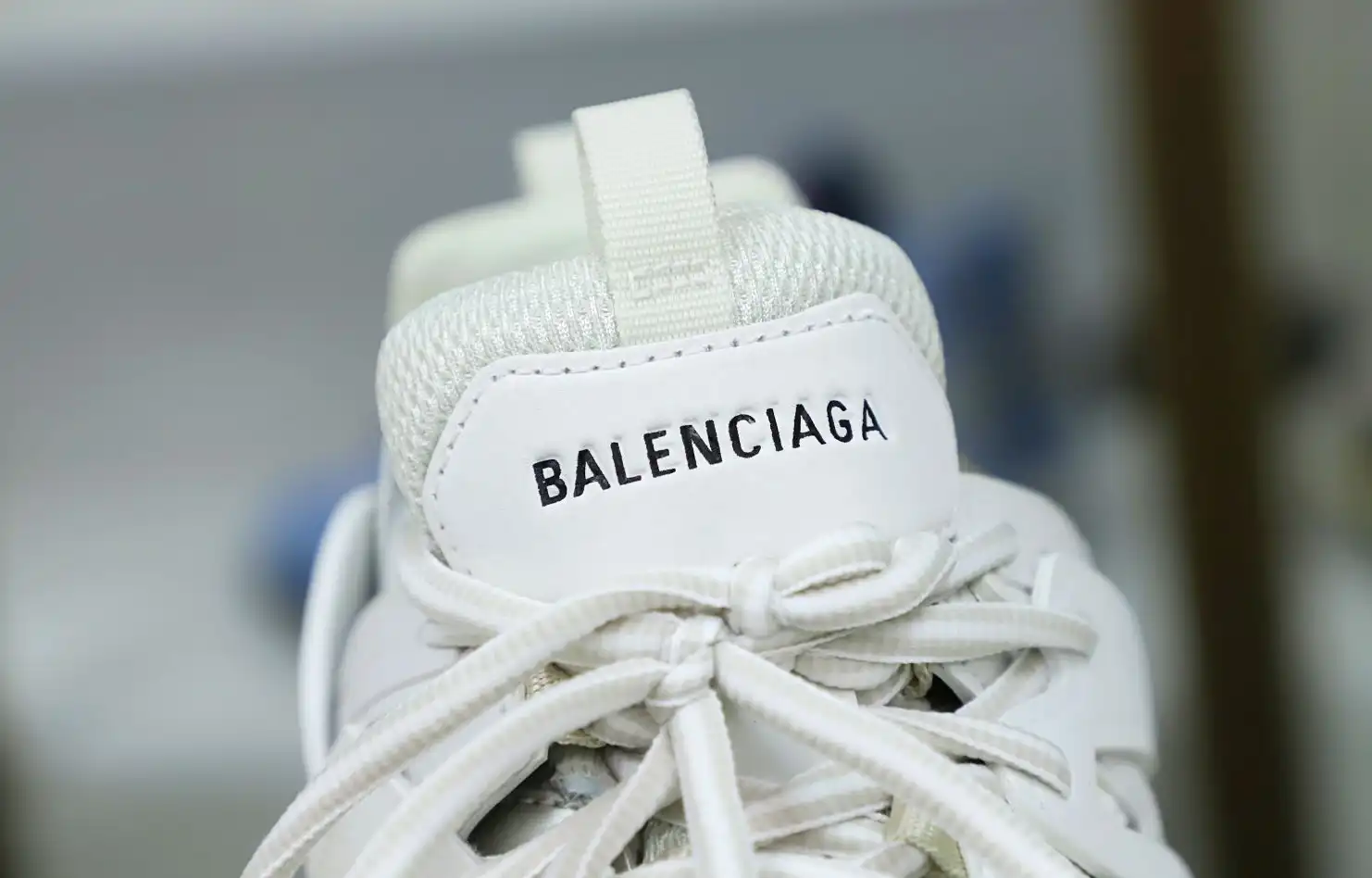 hype Balenciaga is available in all sizes. You cannot place an order on the website. You can contact customer service to purchase.BLGA